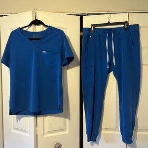 Gently used Royal Blue figs set size L top and XL bottom